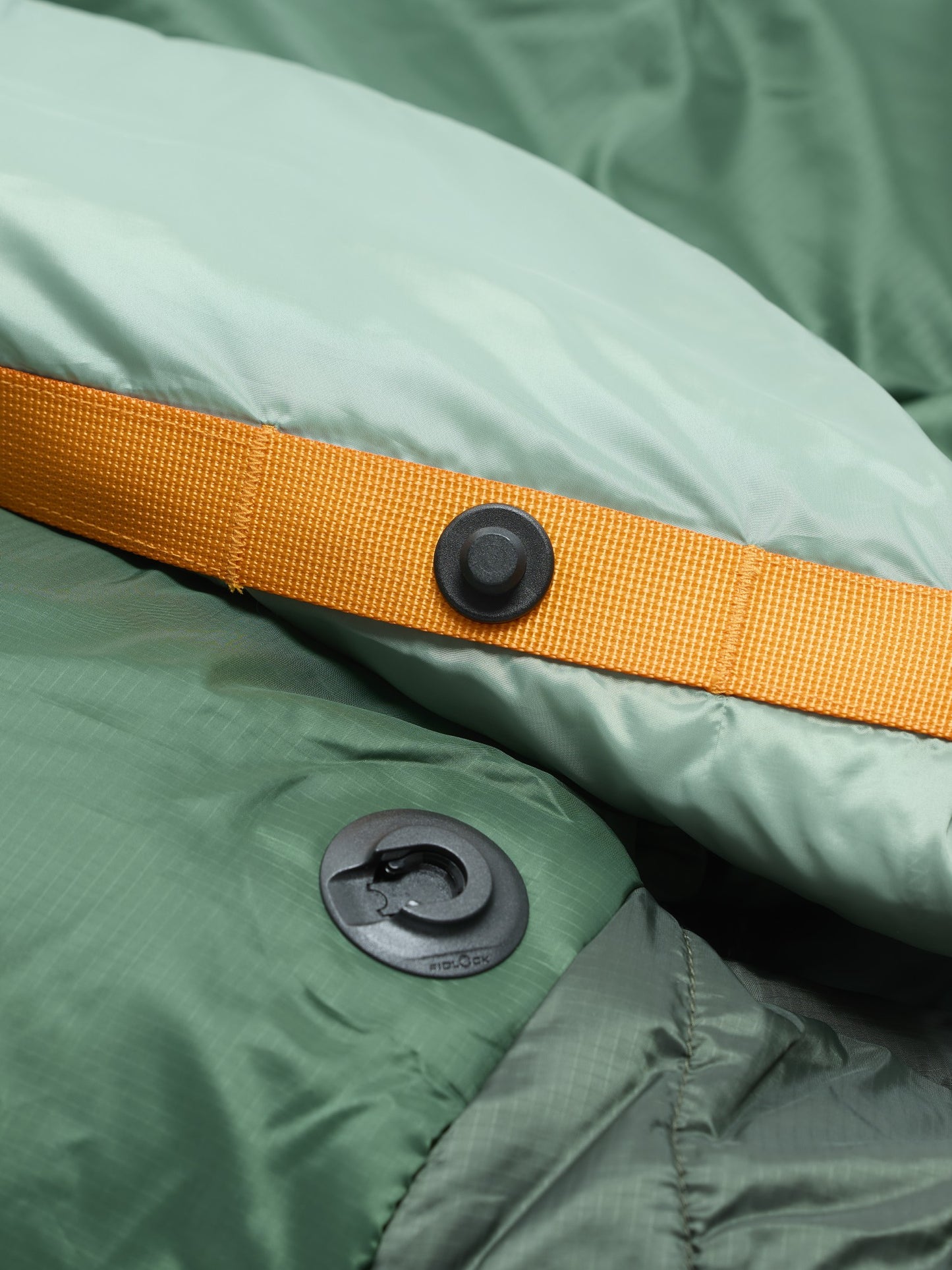 Marmot Equipment Wraptor Synthetic 30° Long Sleeping Bag